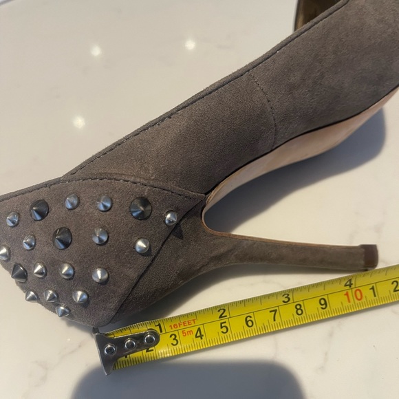 ZARA Grey Heels - Picture 5 of 5